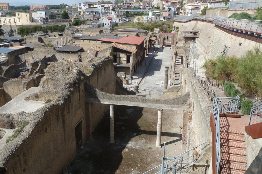 Herculaneum, September 2014.
Looking west across site at northern end, towards Decumanus Maximus. from access roadway bridge. Photo courtesy of Larry Turner.